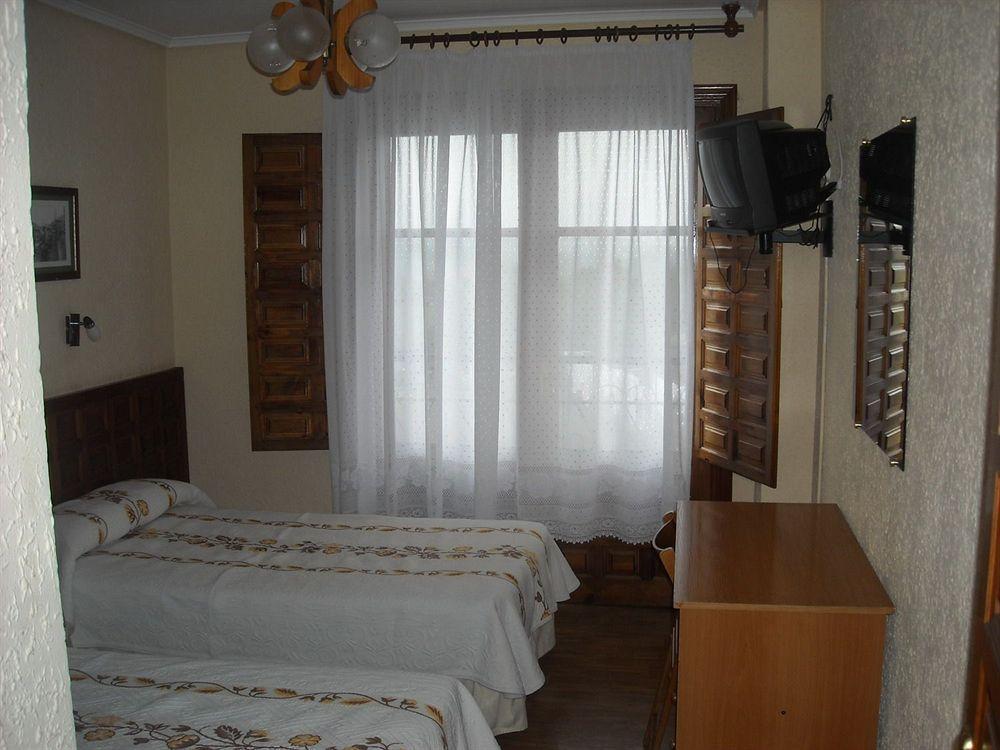 Paratene Ostatu Habitaciones Erandio Exterior foto
