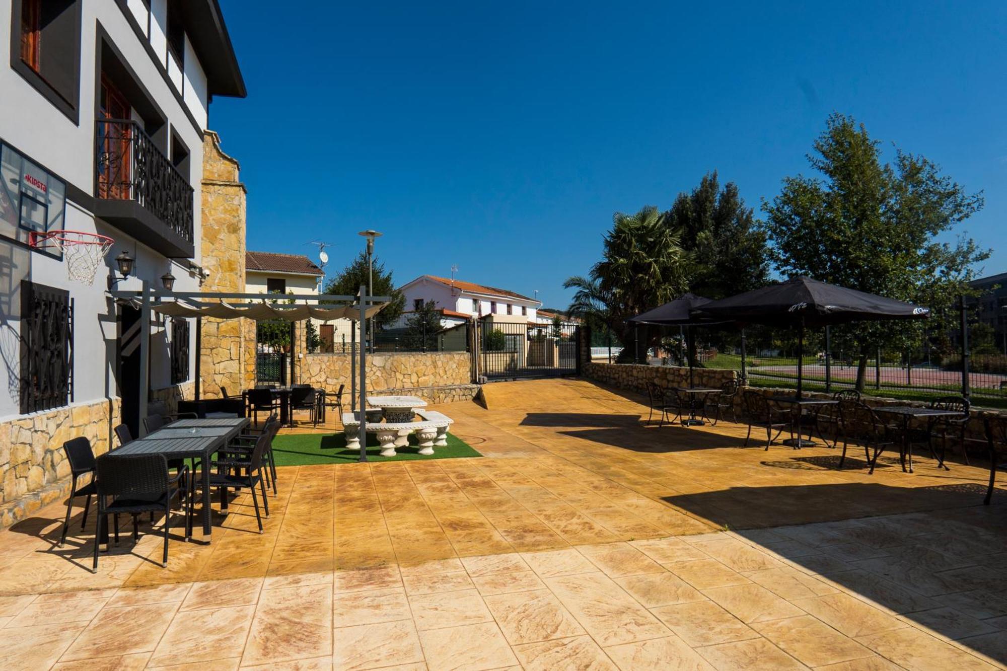 Paratene Ostatu Habitaciones Erandio Exterior foto